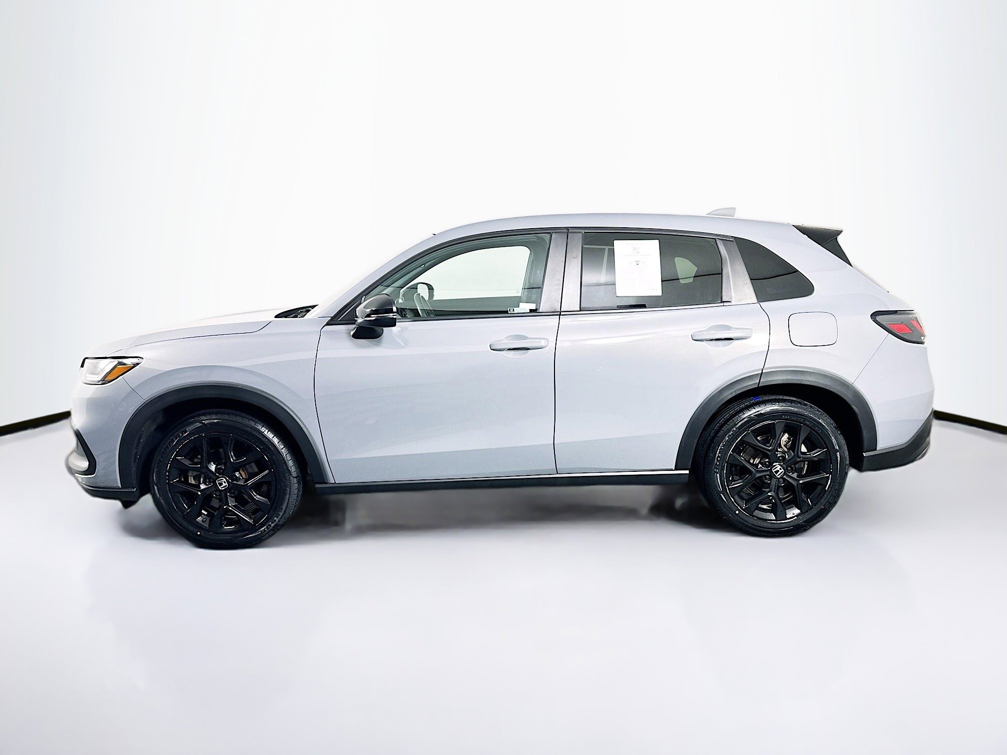 Used 2023 Honda HR-V Sport image 4