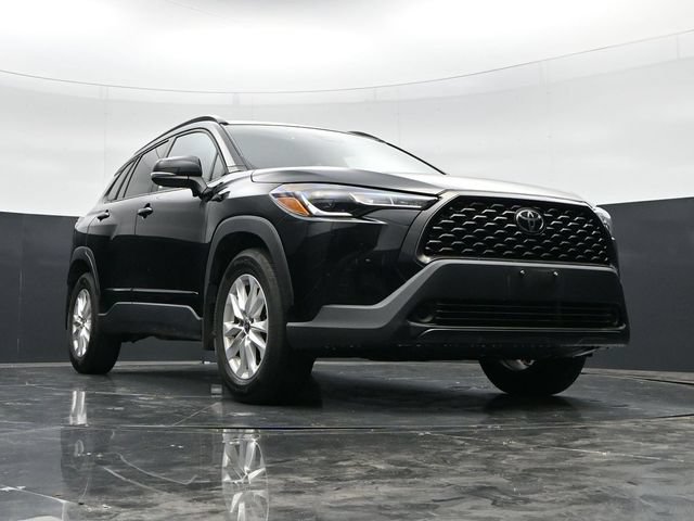 Used 2023 Toyota Corolla Cross LE w/ Moonroof Package AWD/4WD image 40