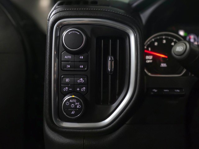 Used 2019 Chevrolet Silverado 1500 High Country w/ Technology Package AWD/4WD image 32