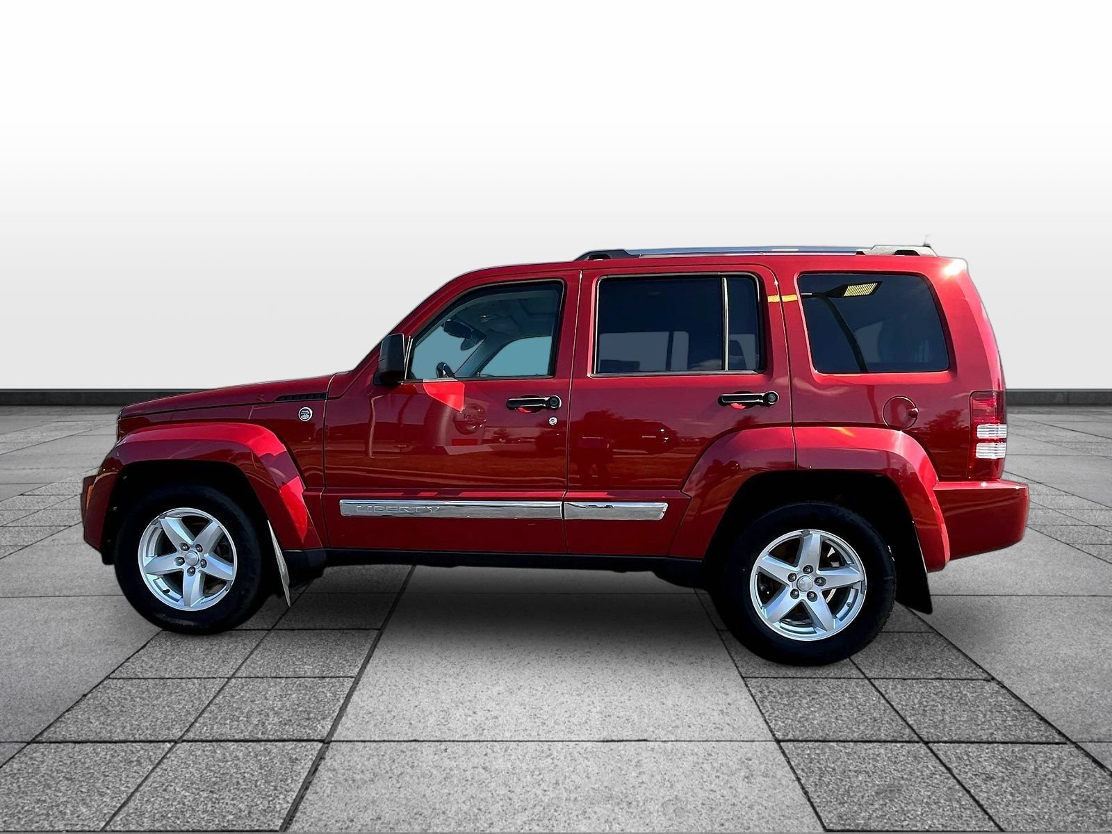 Used 2010 Jeep Liberty Limited w/ Comfort/Convenience Group AWD/4WD image 8