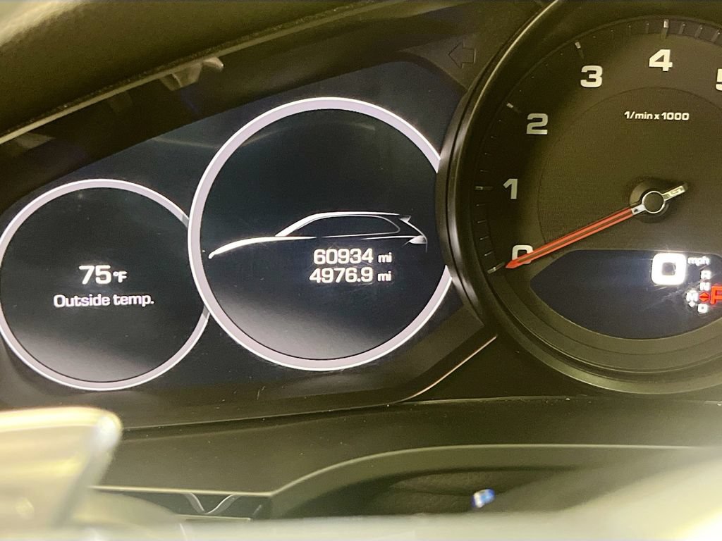 Certified 2019 Porsche Cayenne AWD/4WD image 11