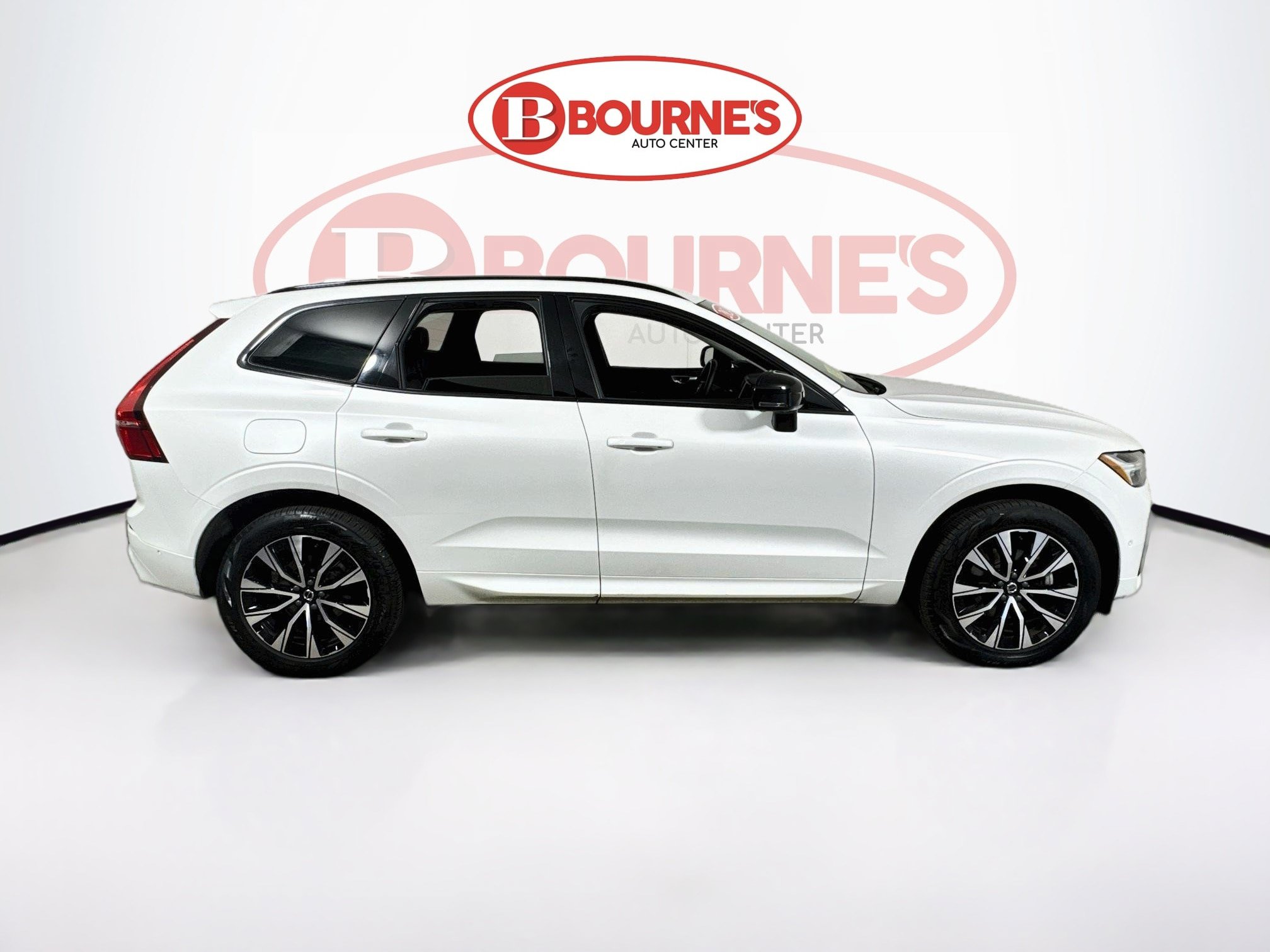 Used 2024 Volvo XC60 B5 Plus w/ Protection Package Premier AWD/4WD image 12