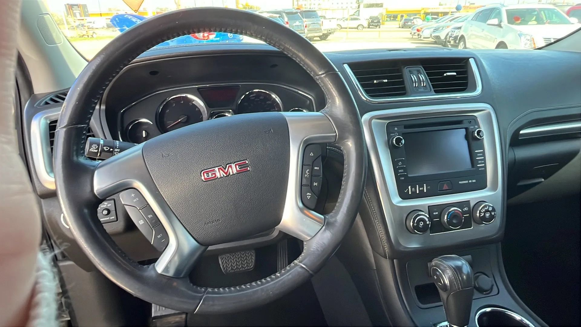 Used 2014 GMC Acadia SLE image 4