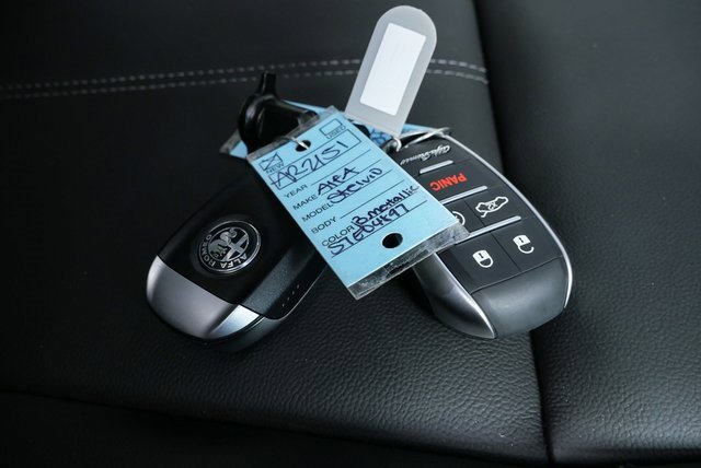 New 2025 Alfa Romeo Stelvio Sprint w/ Convenience Package image 38