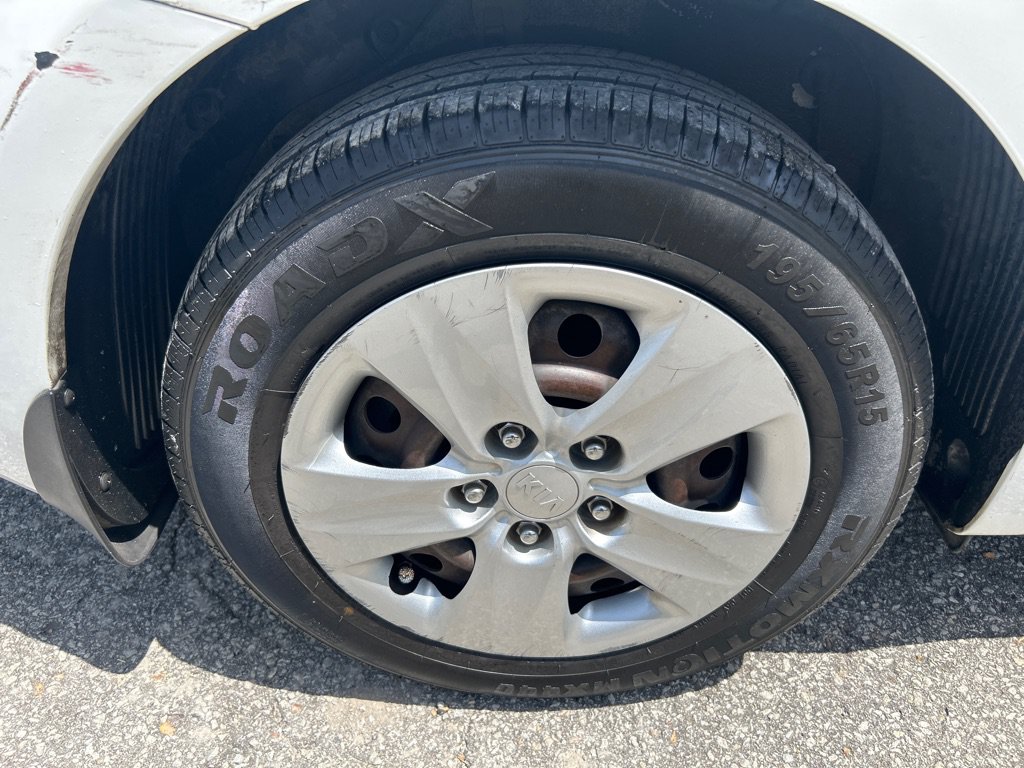 Used 2016 Kia Forte LX FWD image 18