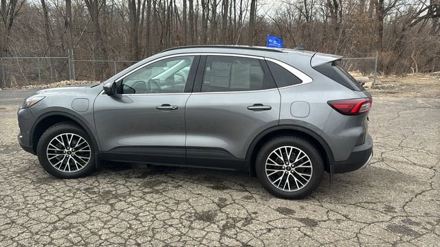Certified 2024 Ford Escape PHEV w/ PHEV Premium Package image 6
