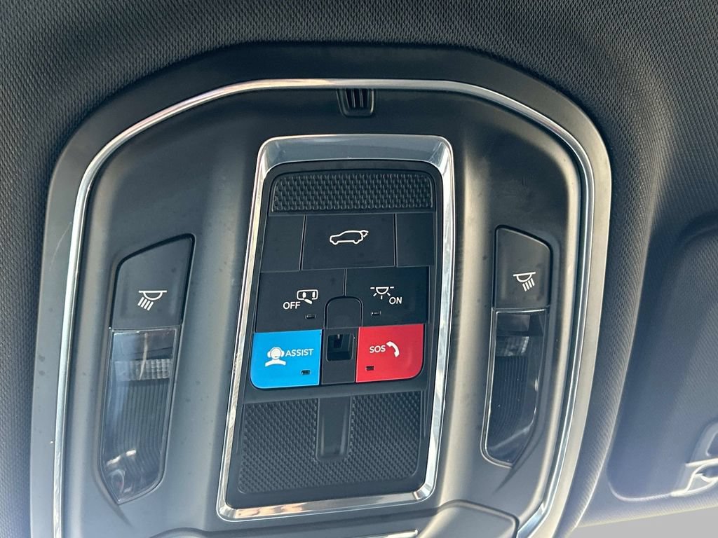 Certified 2022 Jeep Grand Cherokee Trailhawk w/ Luxury Tech Group III AWD/4WD image 40