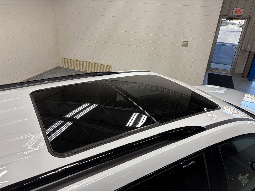 New 2026 Chevrolet Traverse RS image 9