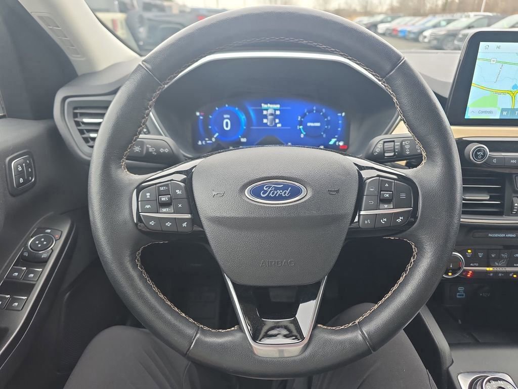 Certified 2022 Ford Escape Titanium w/ Titanium Elite Package image 35