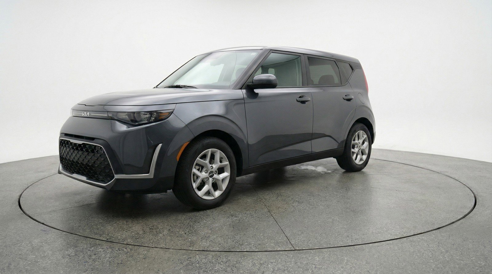 Used 2025 Kia Soul LX w/ LX Technology Package image 2