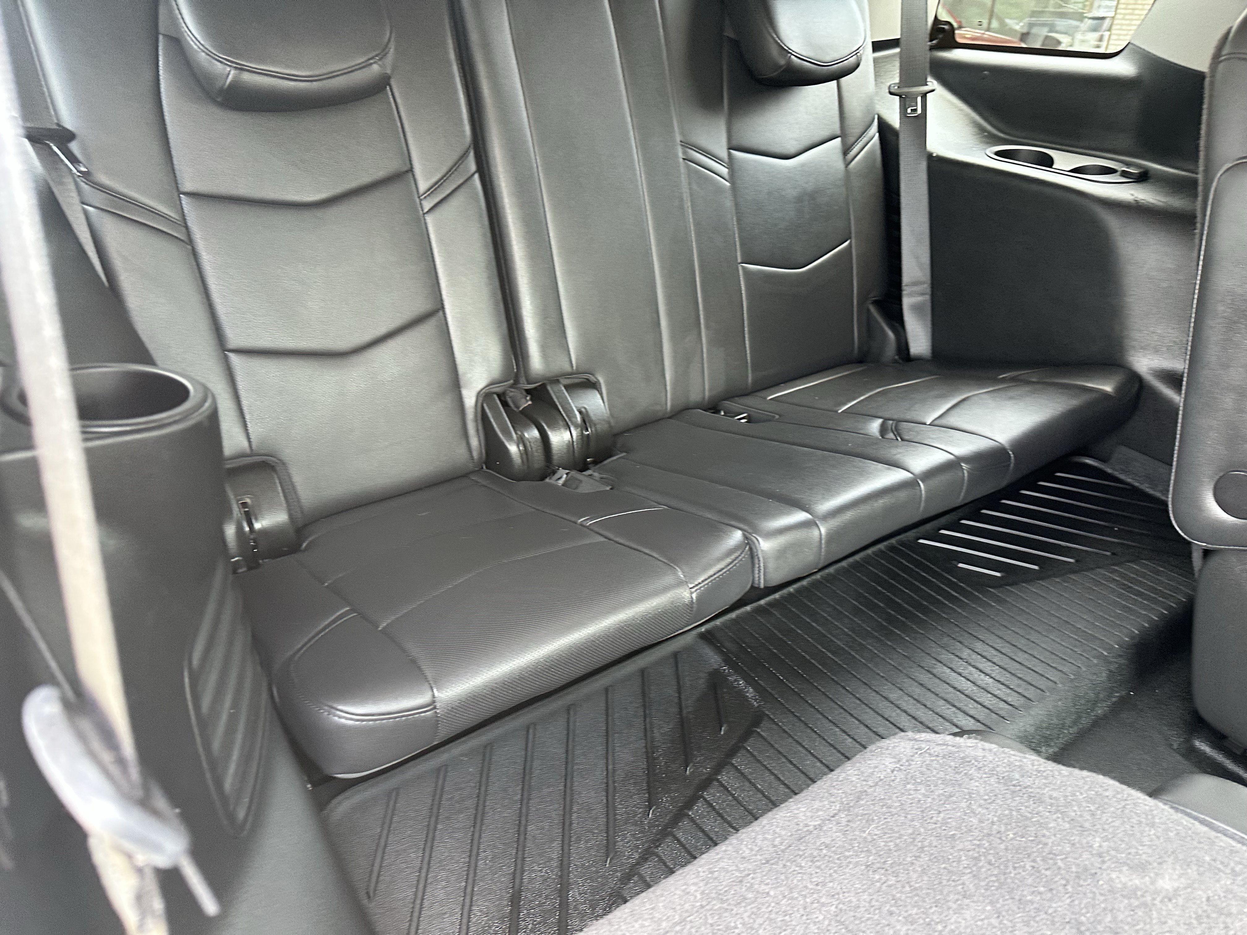Used 2020 Cadillac Escalade Premium Luxury AWD/4WD image 11