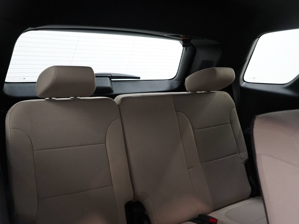 Used 2023 Chevrolet Traverse LS AWD/4WD image 13
