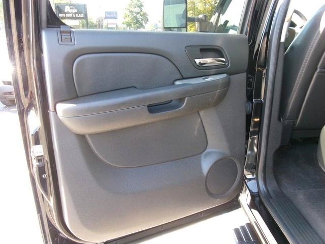 Used 2014 Chevrolet Silverado 2500 LTZ w/ Suspension Package, Off-Road AWD/4WD image 24