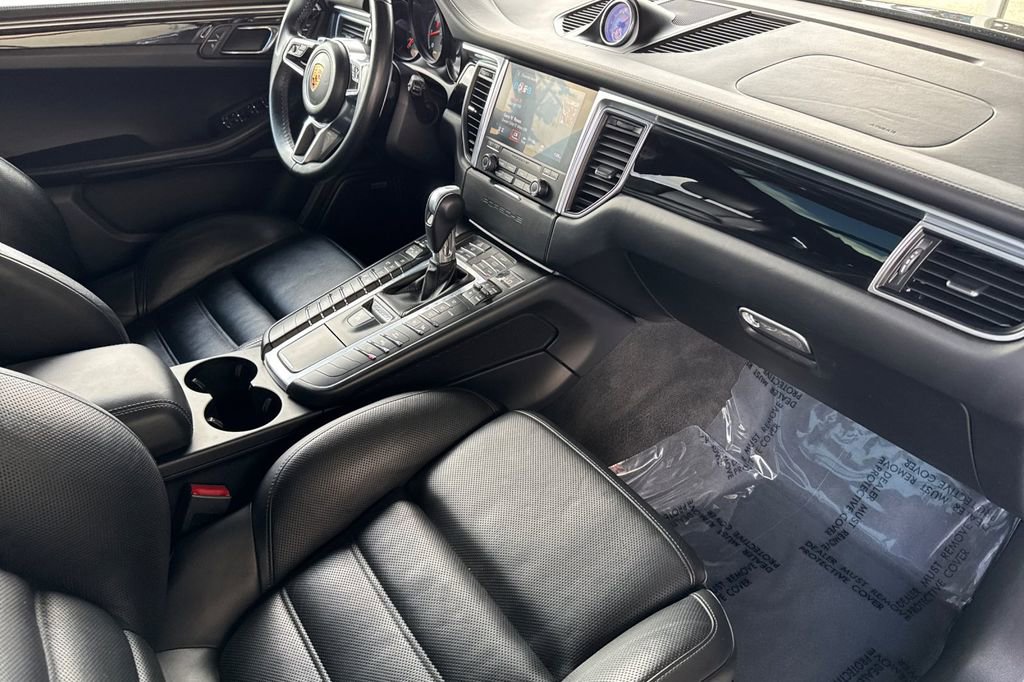 Used 2018 Porsche Macan Turbo image 14