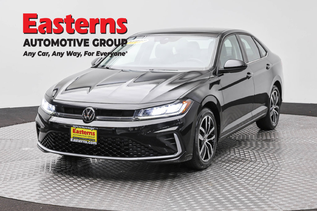 Used 2025 Volkswagen Jetta SE FWD image 1
