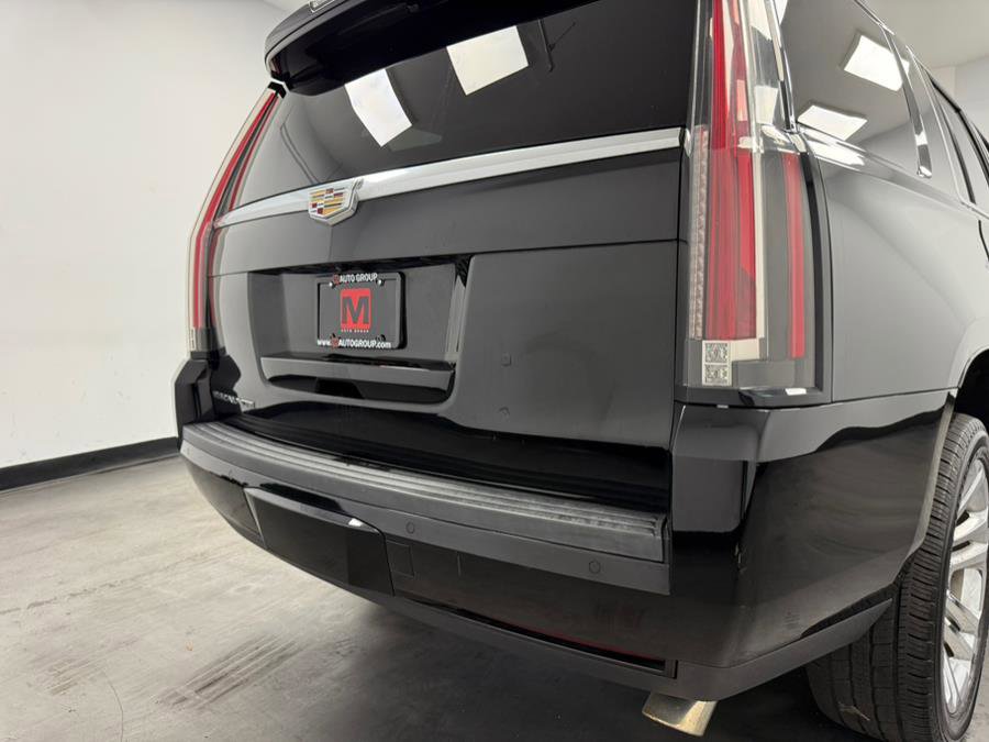 Used 2015 Cadillac Escalade Premium image 17