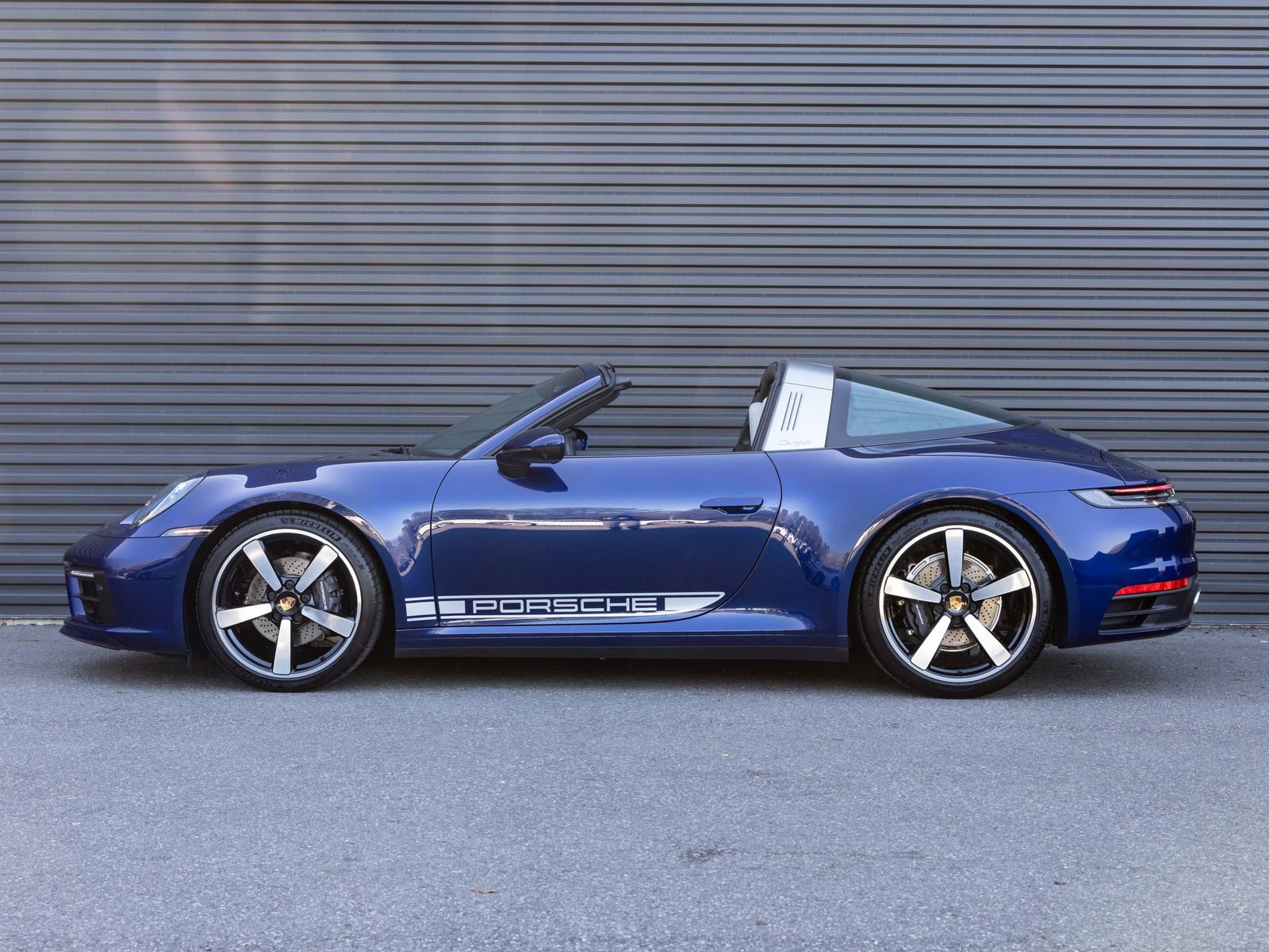 Certified 2024 Porsche 911 Targa 4 image 2
