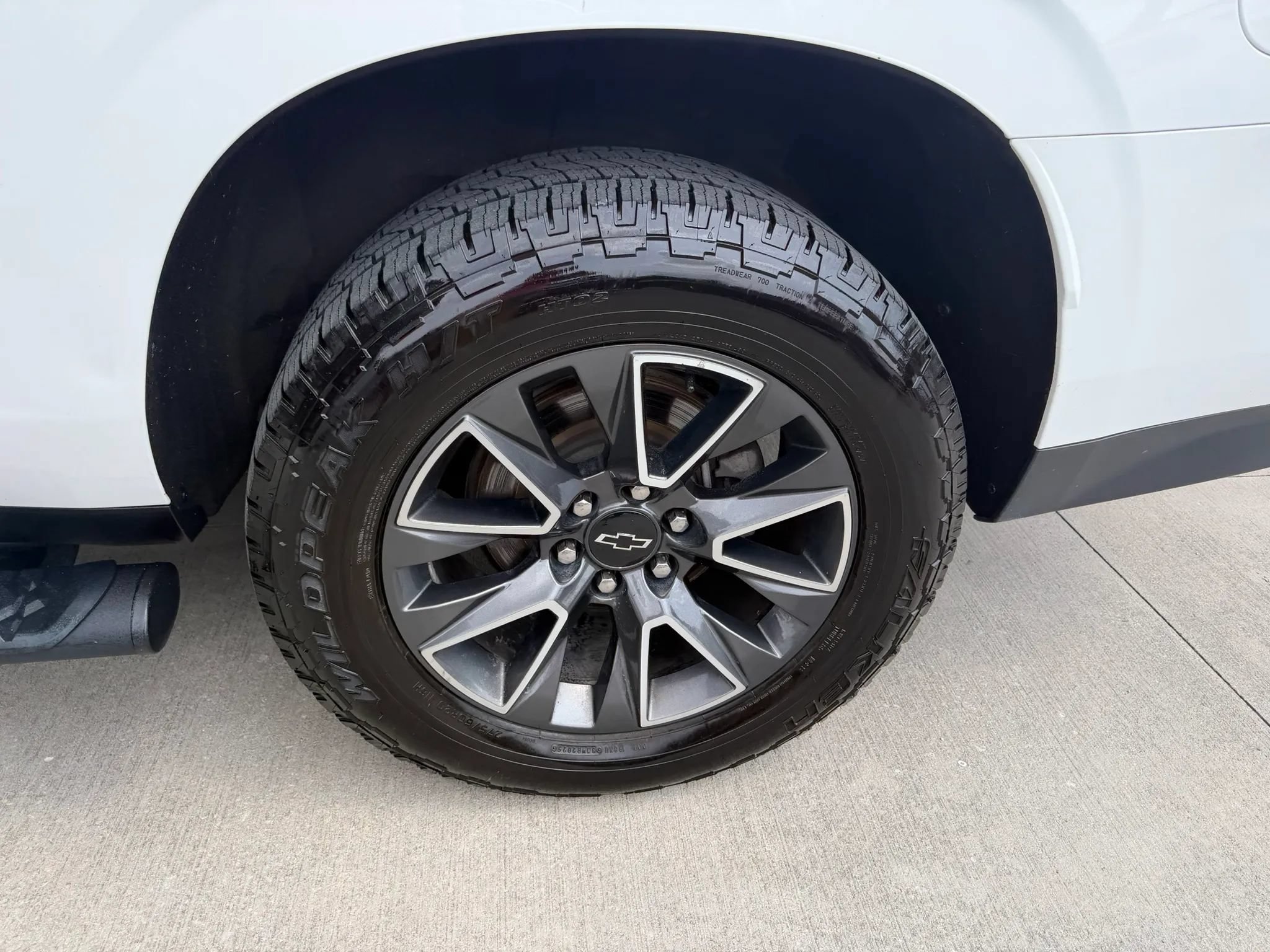 Used 2021 Chevrolet Suburban Z71 w/ Luxury Package AWD/4WD image 14