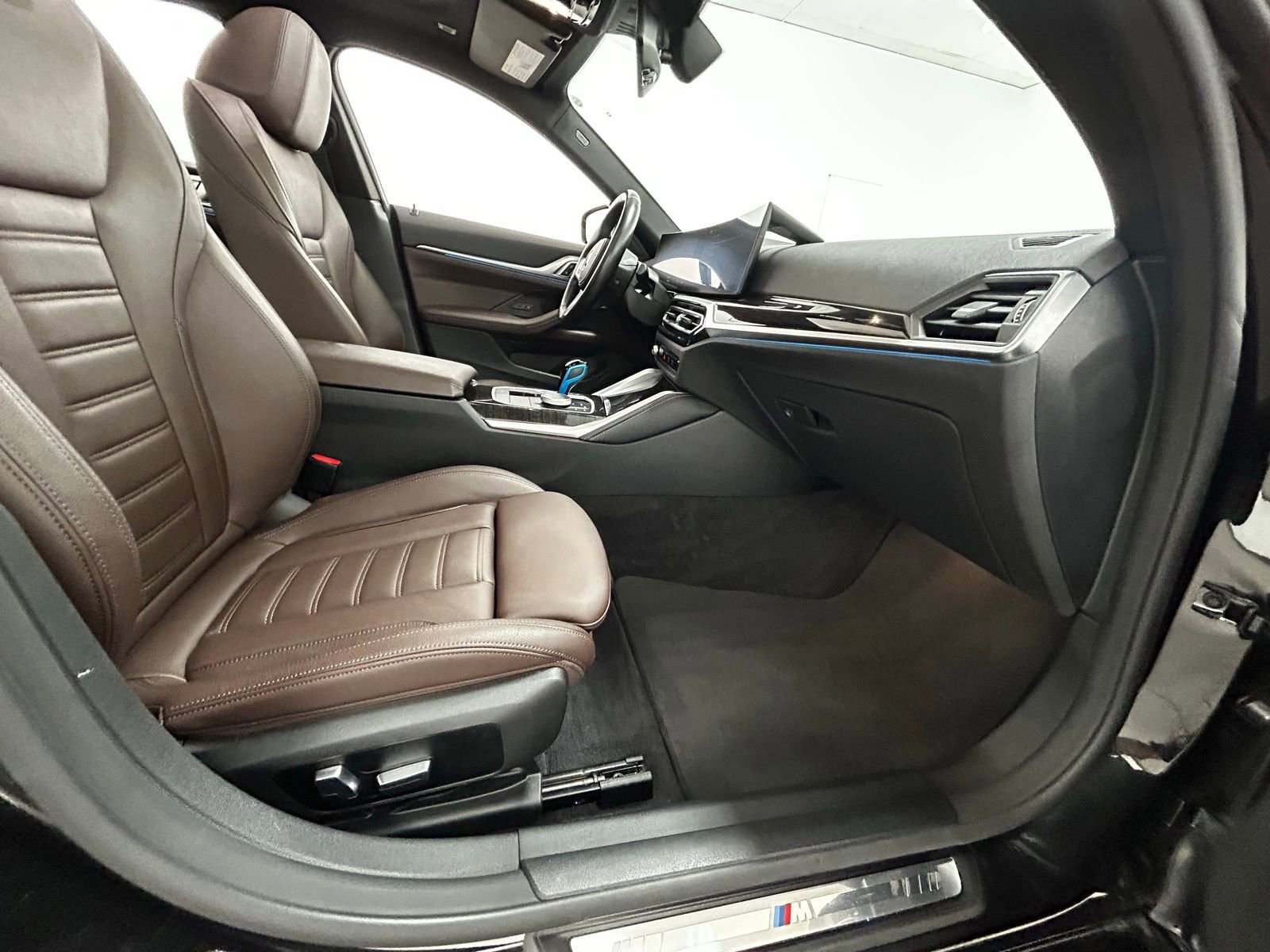 Used 2022 BMW i4 eDrive40 w/ M Sport Package image 41