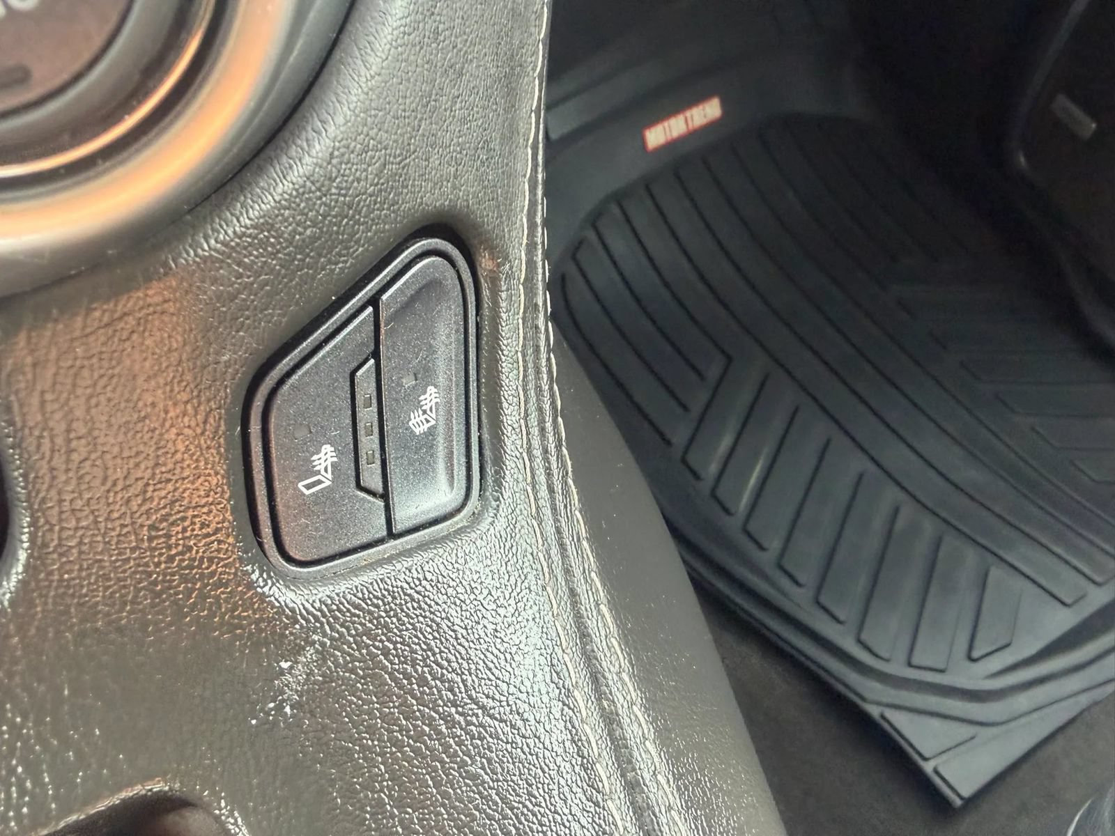 Used 2018 Chevrolet Suburban LT AWD/4WD image 25