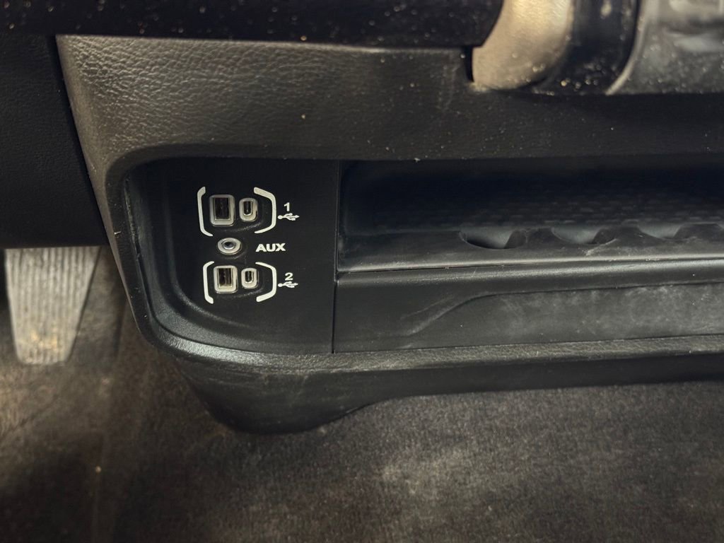 Used 2024 RAM 2500 Laramie AWD/4WD image 35