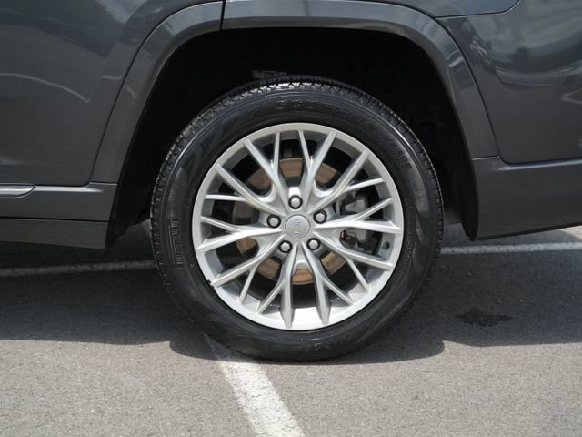 Used 2023 Jeep Grand Cherokee L Summit w/ Advanced Protech Group IV AWD/4WD image 49