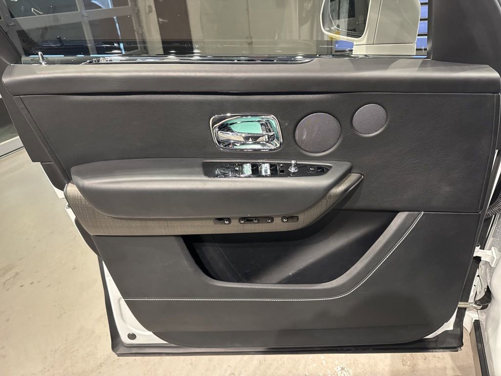 Used 2020 Rolls-Royce Cullinan AWD/4WD image 28