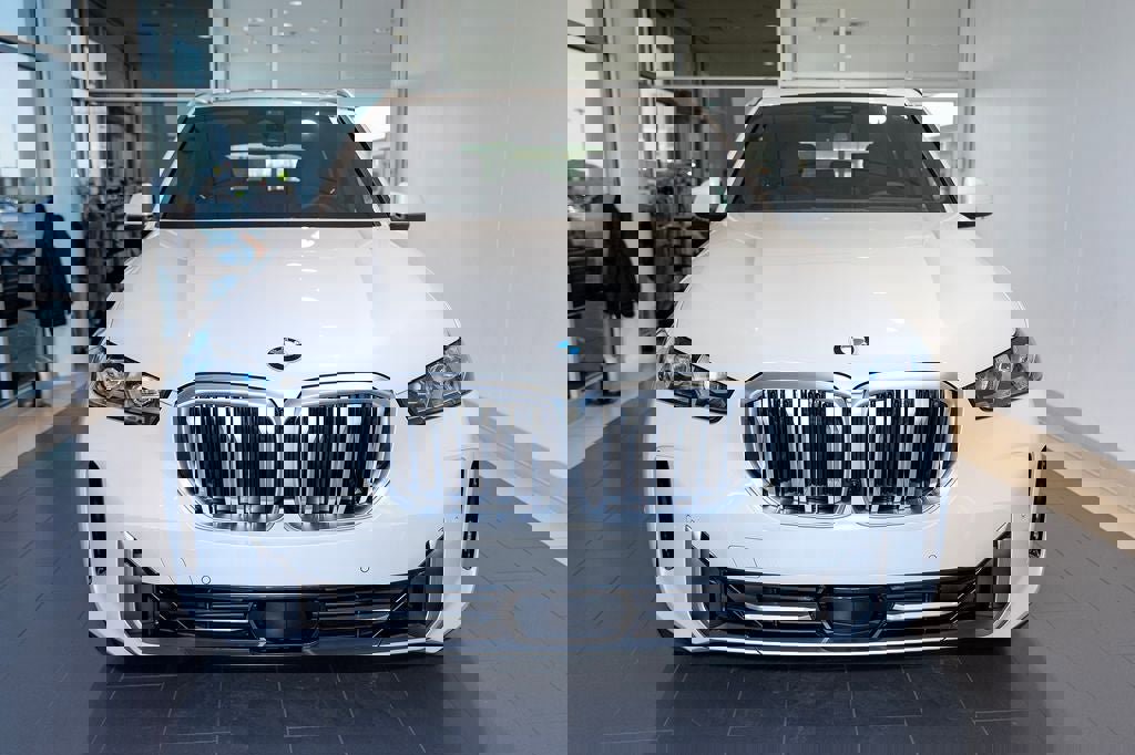 New 2026 BMW X5 xDrive40i w/ Premium Package image 2