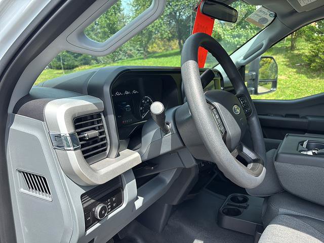 Certified 2026 Ford F250 XL w/ XL Chrome Package AWD/4WD image 13