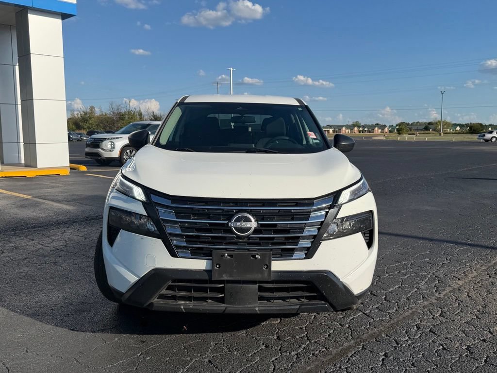 Used 2024 Nissan Rogue S AWD/4WD image 8