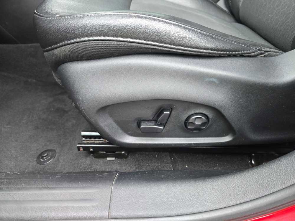 Used 2018 Jeep Compass Latitude w/ Popular Equipment Group image 16