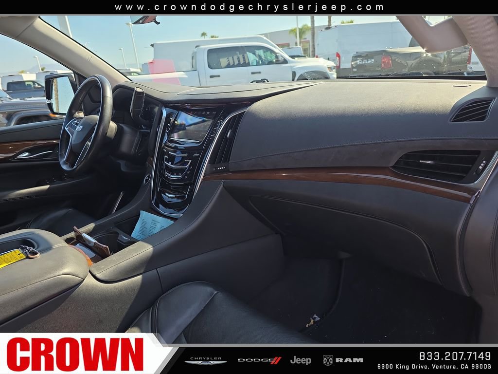 Used 2020 Cadillac Escalade Luxury RWD image 9