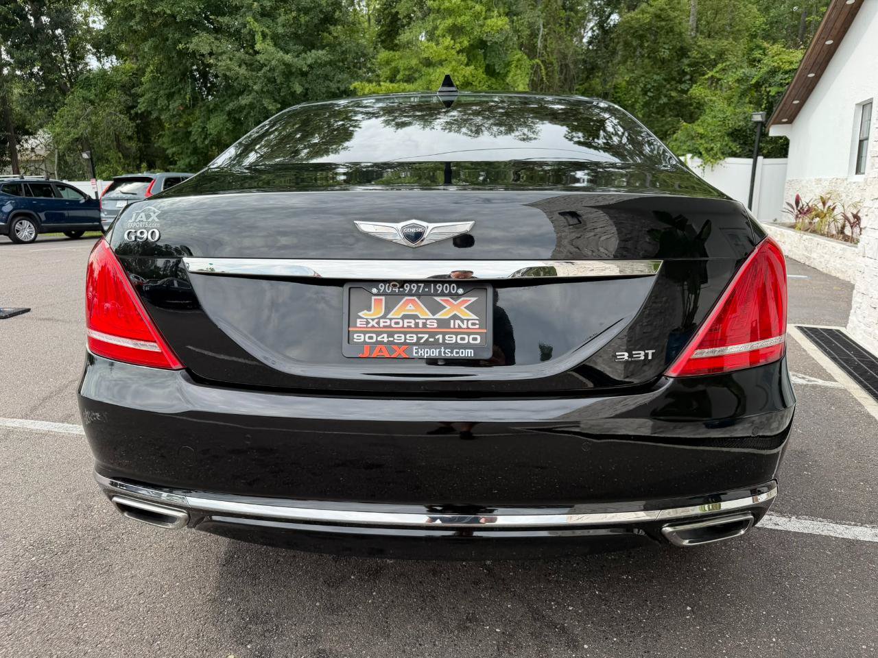Used 2017 Genesis G90 3.3T Premium RWD image 12