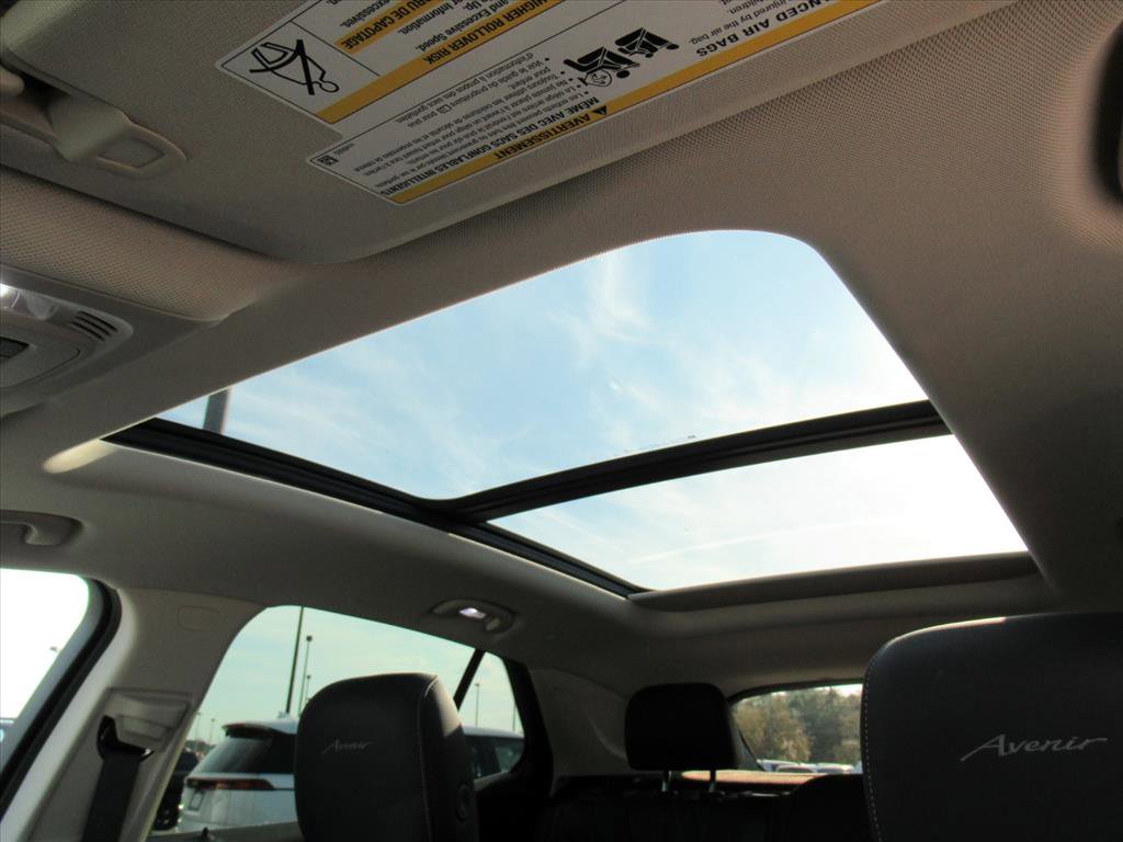 Used 2023 Buick Envision Avenir image 26