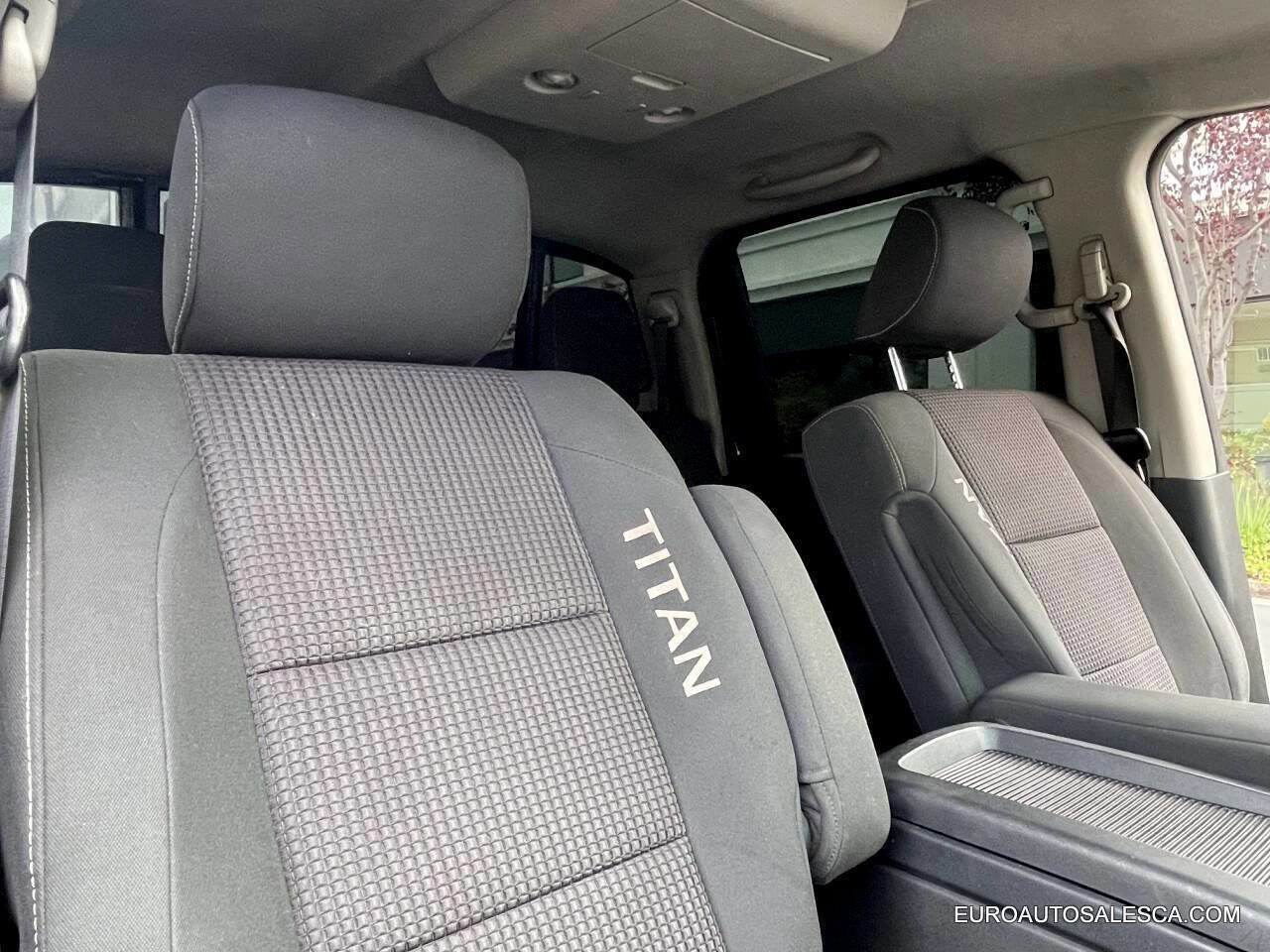 Used 2014 Nissan Titan PRO-4X image 18