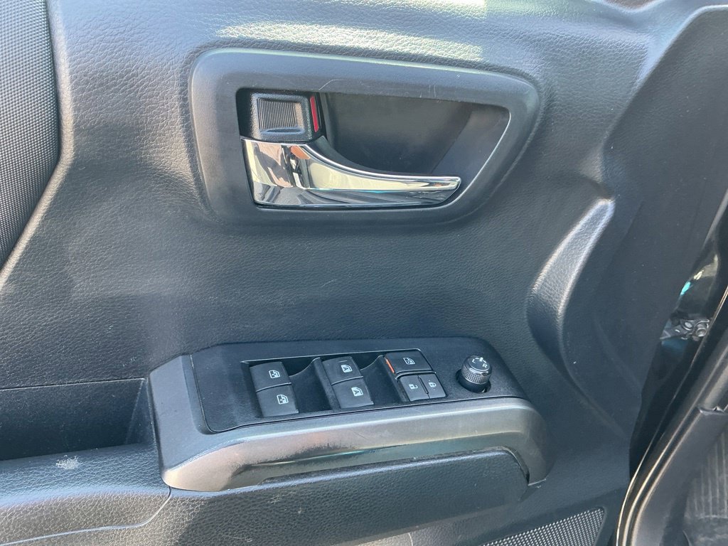 Used 2019 Toyota Tacoma TRD Off-Road AWD/4WD image 22