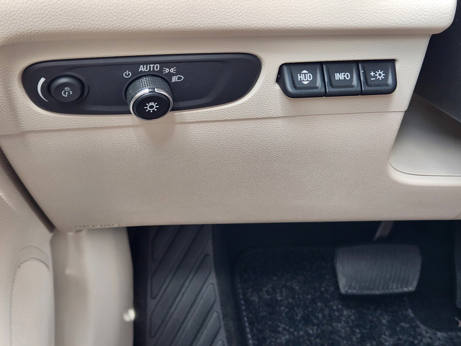 Used 2023 Buick Envision Avenir FWD image 19