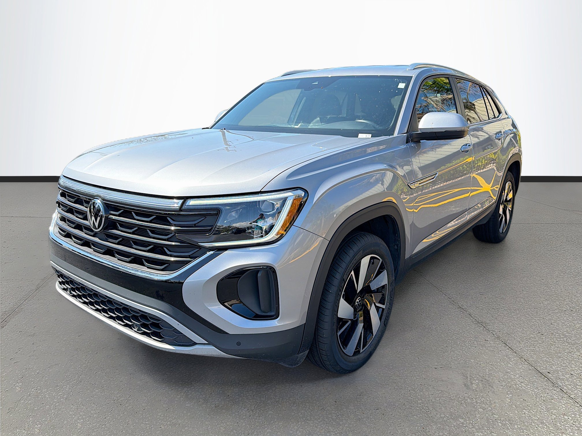 Used 2025 Volkswagen Atlas Cross Sport SE image 8