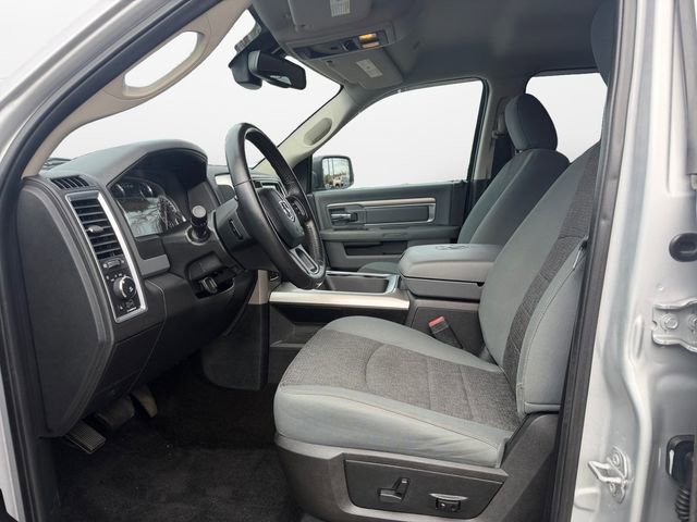 Used 2017 RAM 1500 Classic SLT w/ SLT Plus D←cor Group image 9