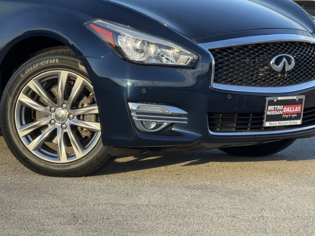 Used 2019 INFINITI Q70 Luxe AWD/4WD image 7