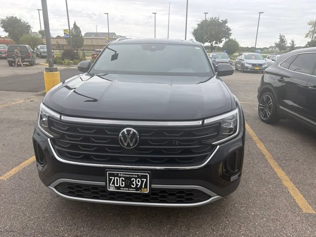 Used 2024 Volkswagen Atlas Cross Sport SE AWD/4WD image 2