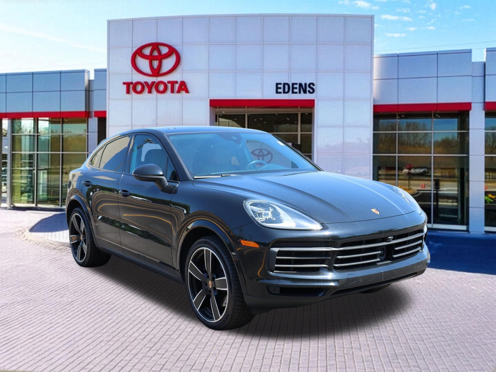 Used 2023 Porsche Cayenne Platinum Edition AWD/4WD image 1