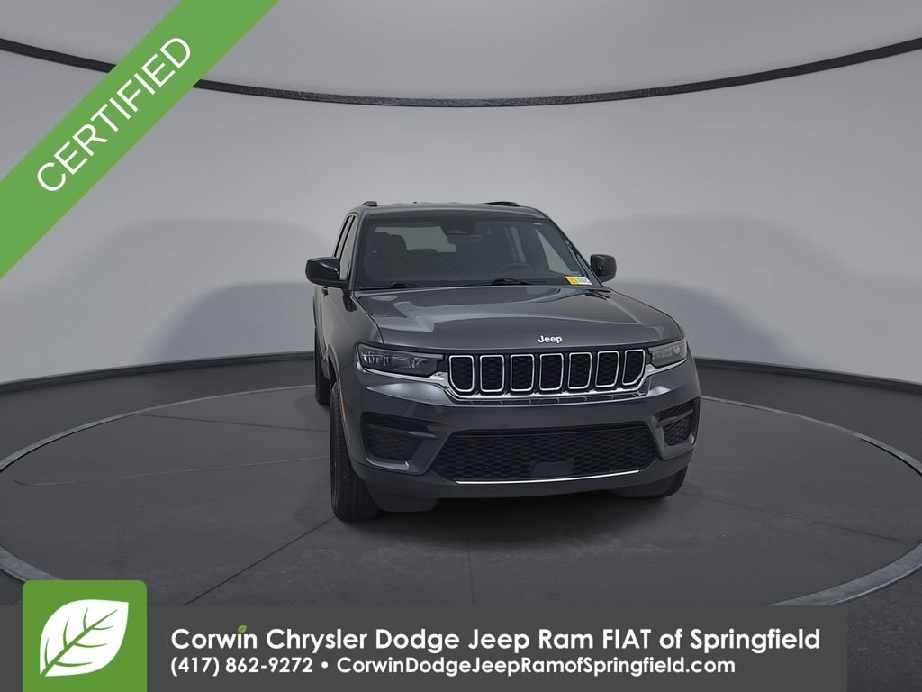 Used 2025 Jeep Grand Cherokee Laredo w/ Luxury Tech Group I AWD/4WD image 4