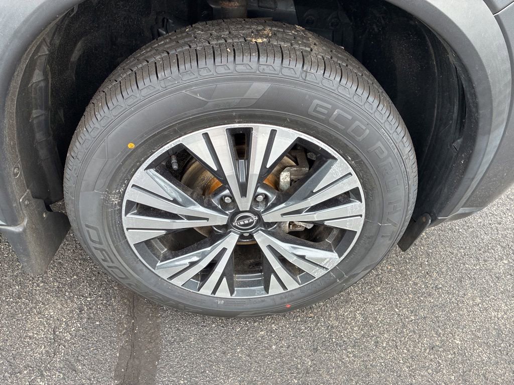 Certified 2023 Nissan Rogue SV w/ SV Premium B Package AWD/4WD image 9