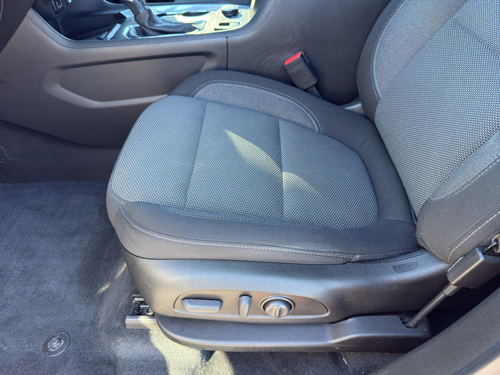 Used 2023 Chevrolet Traverse LT image 12