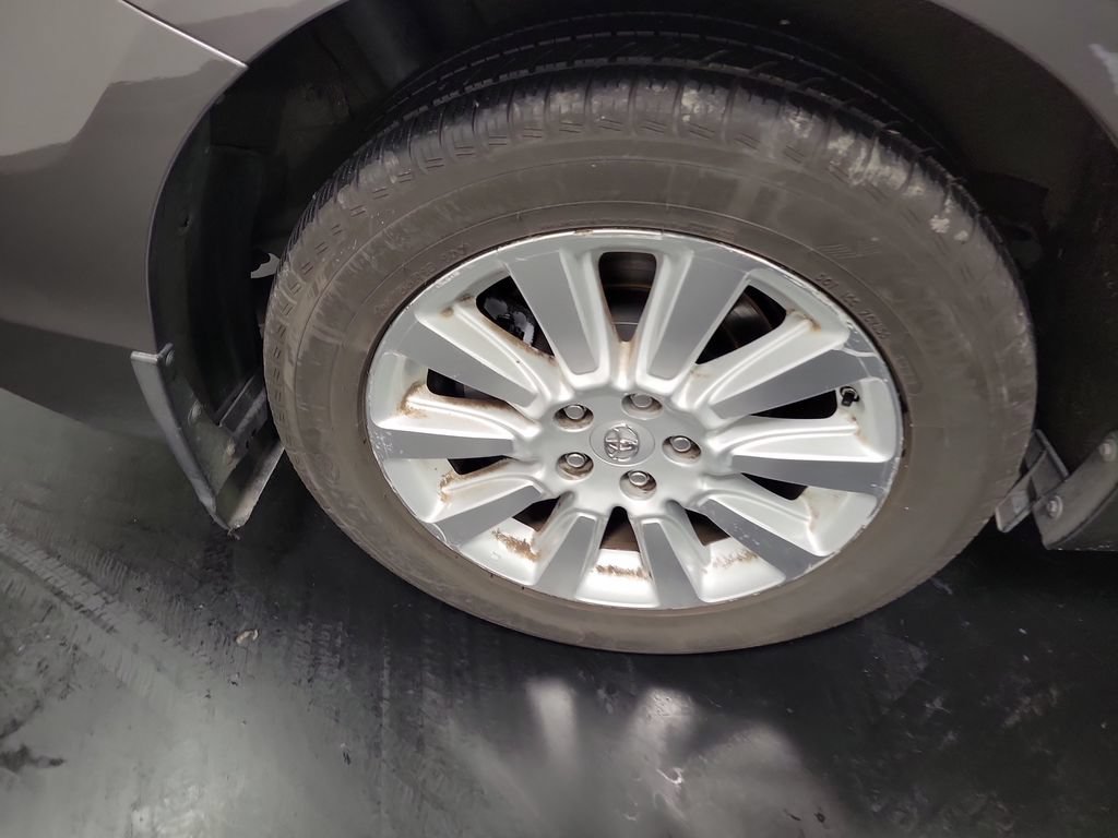 Used 2016 Toyota Sienna LE AWD/4WD image 11