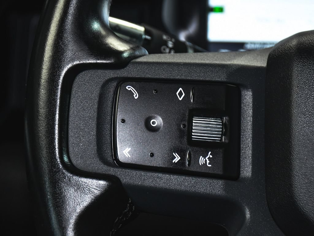 Used 2021 Land Rover Defender 90 X-Dynamic S AWD/4WD image 31