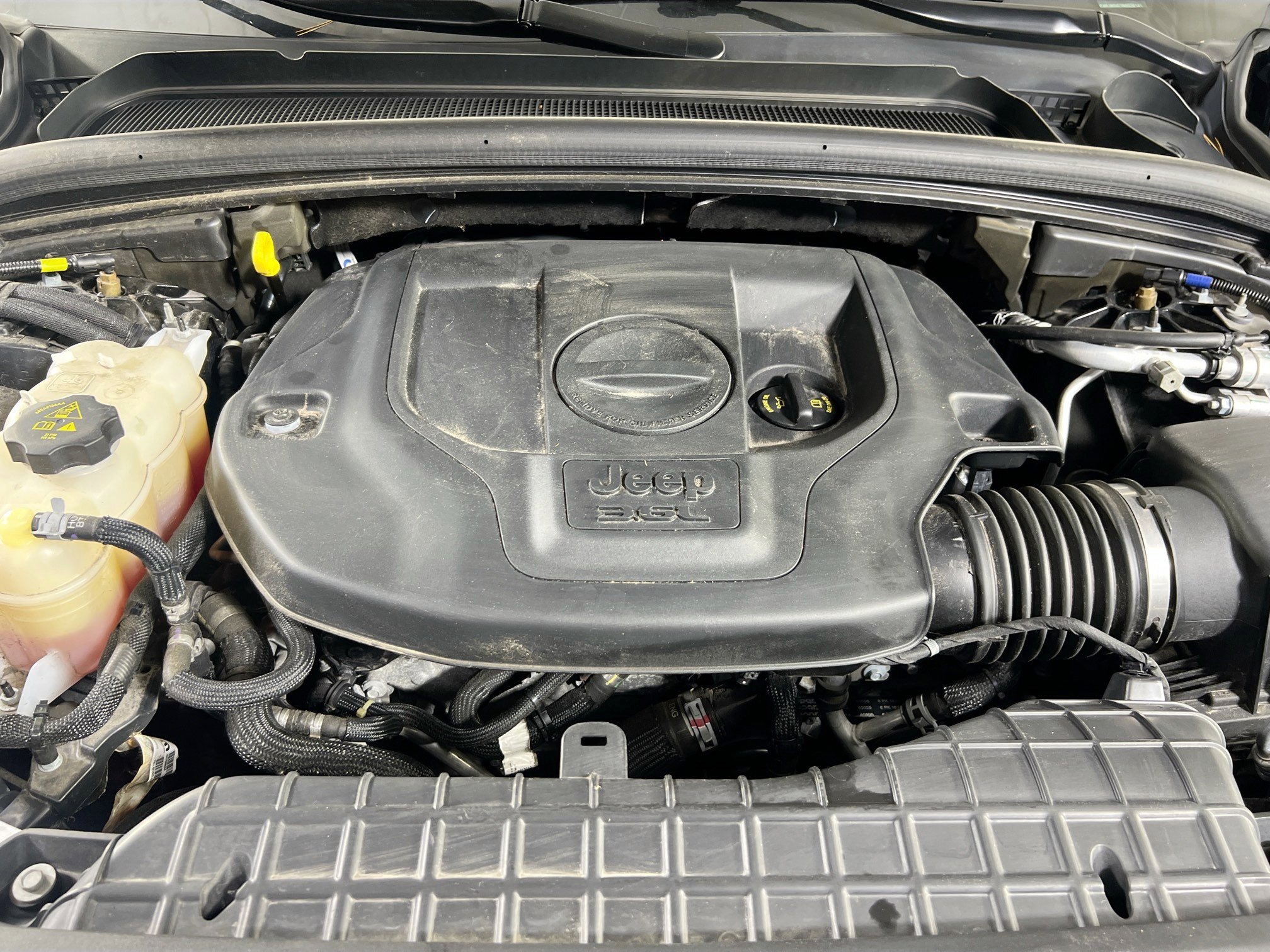 Used 2022 Jeep Grand Cherokee Overland AWD/4WD image 30