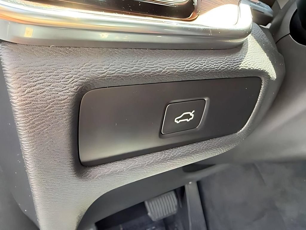 Used 2025 Volvo S60 B5 Plus AWD/4WD image 16