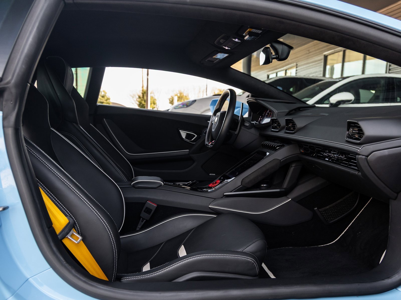 Used 2023 Lamborghini Huracan EVO image 39